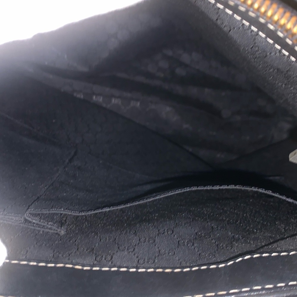 Gucci Vintage Black leather Debossed Shoulder Bag with Gold Hardware RARE - Picture 14 of 16